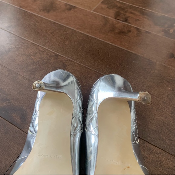 Guess Metallic Silver Heels - Picture 6 of 6